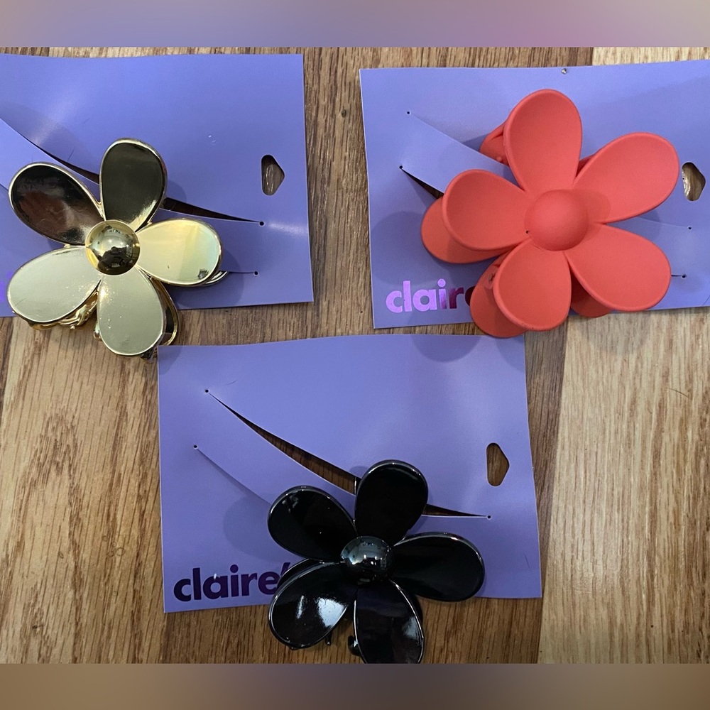 Claire's Gold, Black, and Red Flower Clips